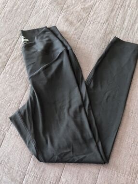 Soma Wknd Leggings -7/8 Length With Crossover Waist